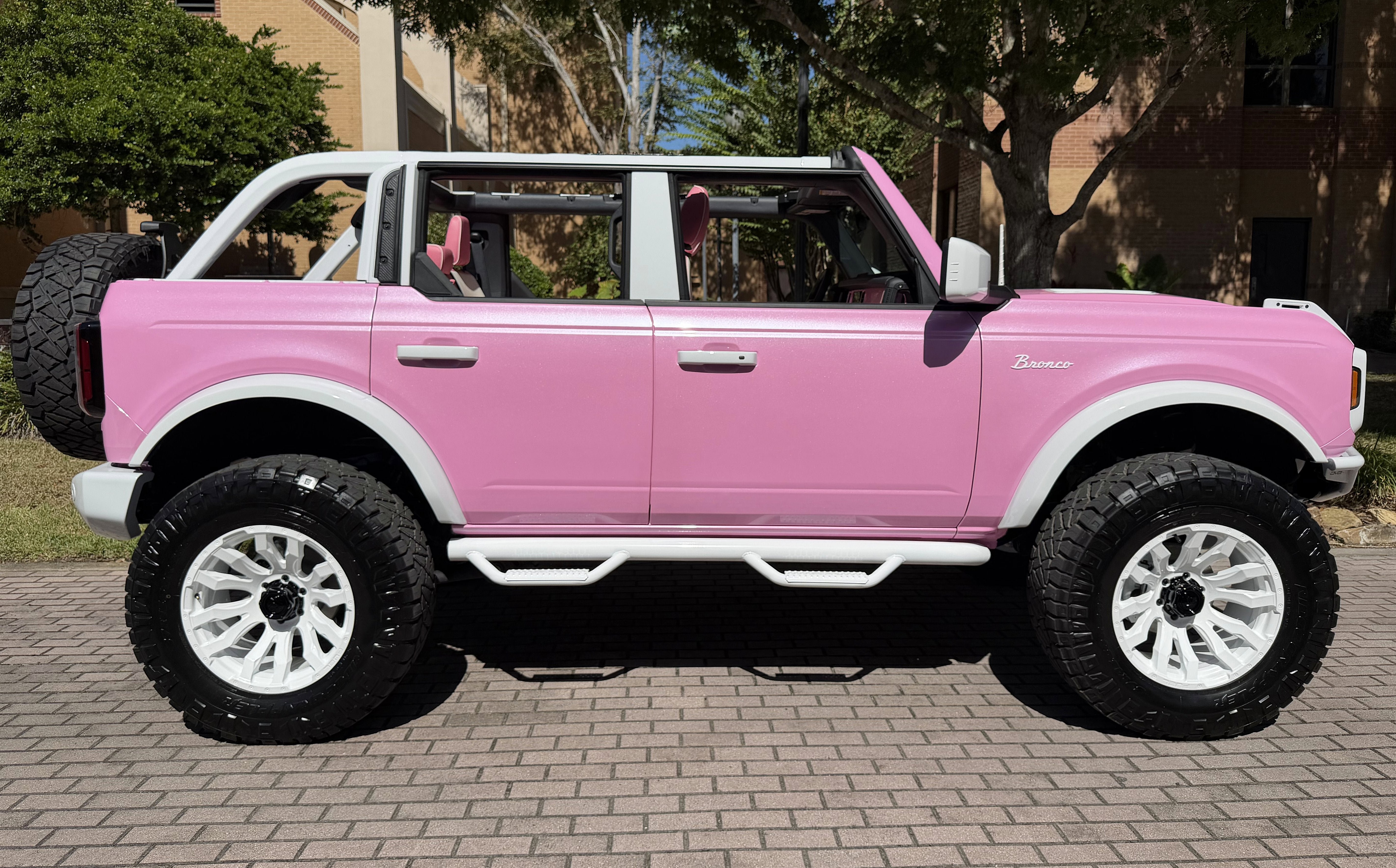 Used 2025 Ford Bronco Outer Banks AWD/4WD image 14