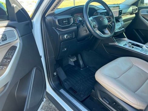 Used 2022 Ford Explorer Limited w/ Equipment Group 301A image 10