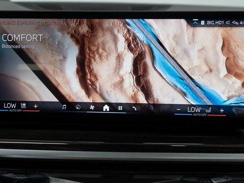 Used 2025 BMW X6 xDrive40i w/ Climate Comfort Package AWD/4WD image 28