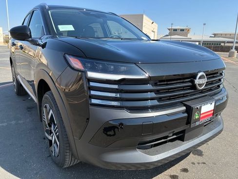 New 2026 Nissan Kicks SV w/ SV Premium Package FWD image 8