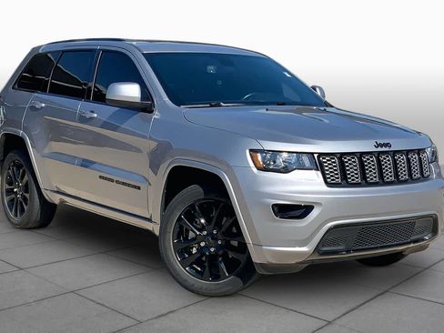 Used 2020 Jeep Grand Cherokee Altitude AWD/4WD image 2