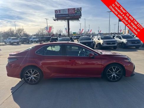 Used 2023 Toyota Camry SE image 6