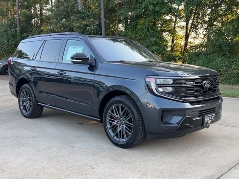 New 2025 Ford Expedition Platinum w/ Stealth Performance Package image 8