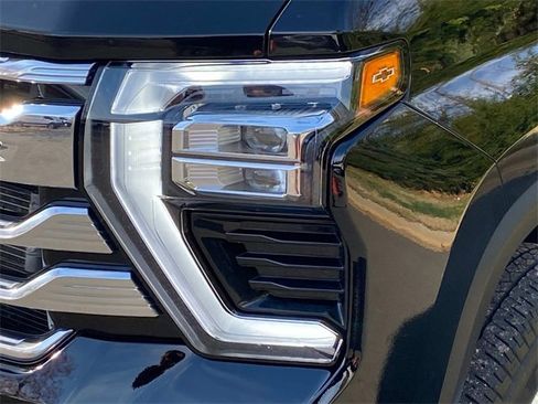 Used 2024 Chevrolet Silverado 3500 High Country w/ Technology Package image 5