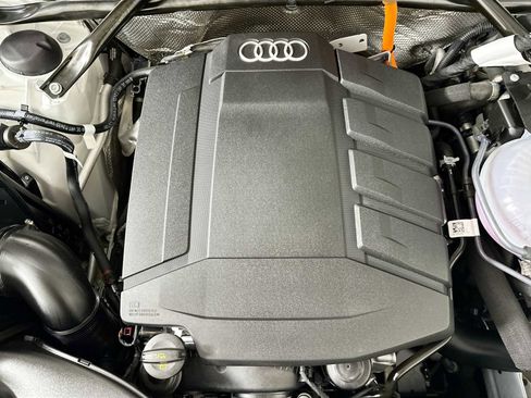 Used 2024 Audi Q5 e Premium w/ Convenience Package image 29