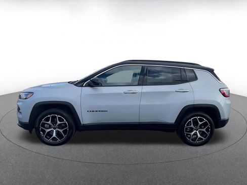 Used 2025 Jeep Compass Limited AWD/4WD image 9