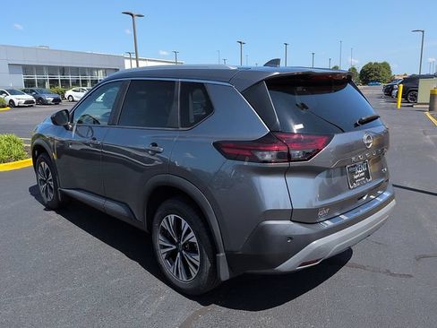 Used 2023 Nissan Rogue SV w/ SV Premium B Package FWD image 5