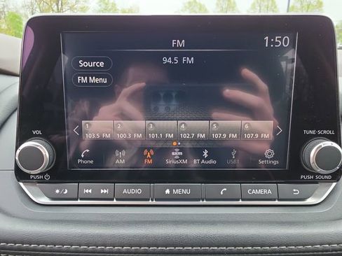 Used 2023 Nissan Rogue SV AWD/4WD image 18