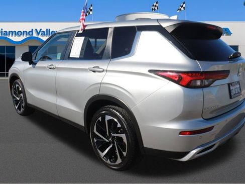 Used 2024 Mitsubishi Outlander SE image 4