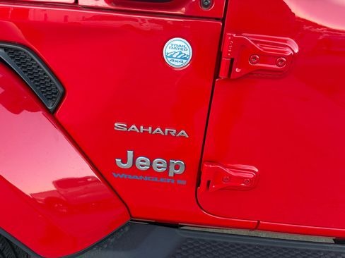 Used 2023 Jeep Wrangler Sahara image 10