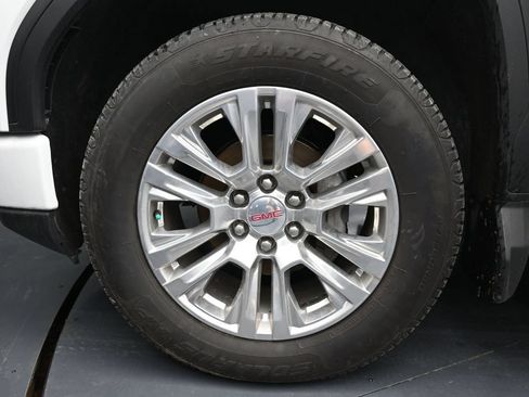 Used 2023 GMC Sierra 1500 Denali w/ Technology Package AWD/4WD image 3