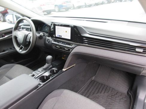 Used 2025 Toyota Camry LE image 24