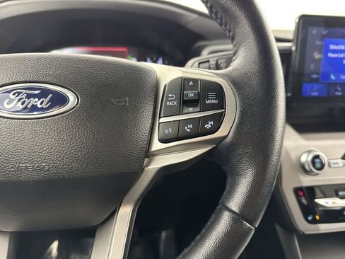 Used 2023 Ford Explorer XLT w/ Equipment Group 202A AWD/4WD image 13