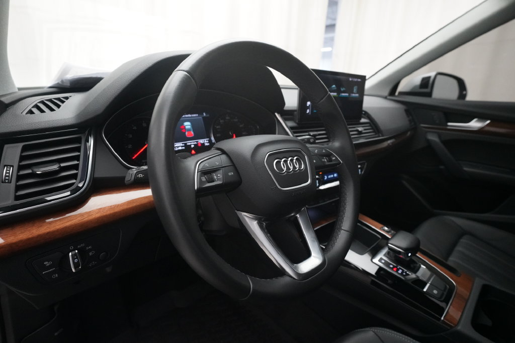 Used 2023 Audi Q5 2.0T Premium AWD/4WD image 13
