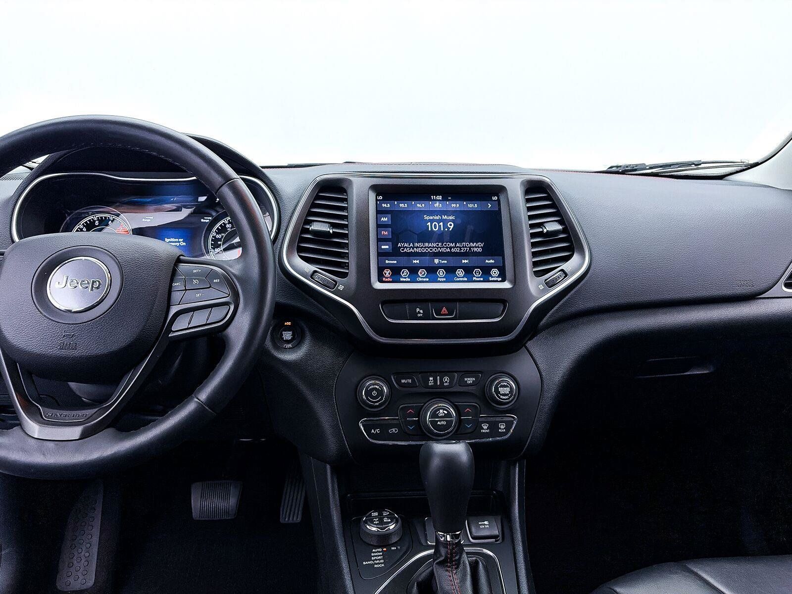 Used 2019 Jeep Cherokee Trailhawk w/ Cold Weather Group AWD/4WD image 9