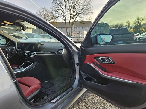 Used 2023 BMW 330i Sedan w/ Driving Assistance Package image 10