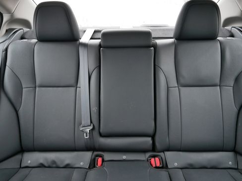 Used 2023 Subaru Legacy Limited image 13