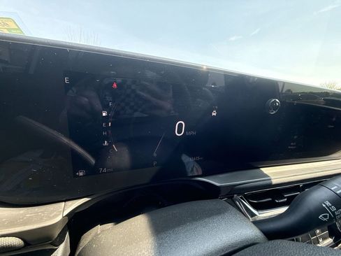 Certified 2025 Buick Envista Sport Touring w/ Convenience II Package image 18