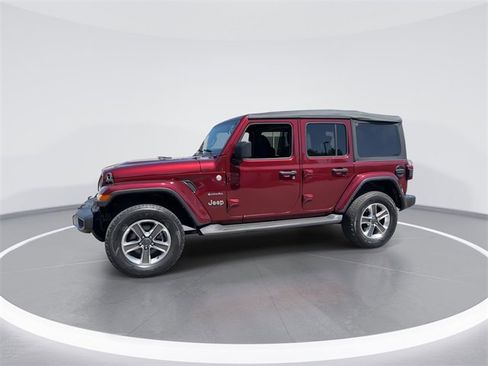 Used 2022 Jeep Wrangler Unlimited Sahara w/ Cold Weather Group image 4