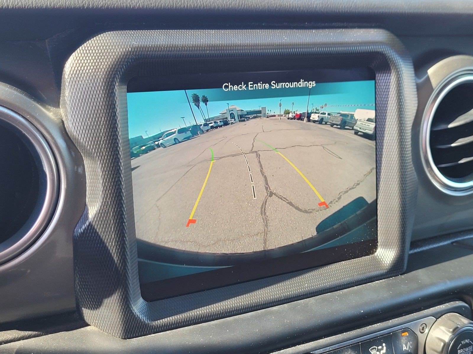 Used 2023 Jeep Wrangler Unlimited Sahara AWD/4WD image 19