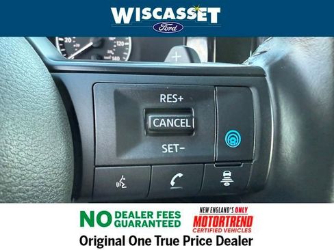 Used 2024 Nissan Pathfinder SV image 19