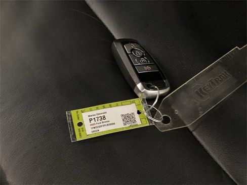 Used 2023 Ford Bronco Wildtrak image 19