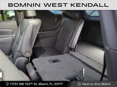 Used 2025 Chevrolet Traverse Z71 w/ Enhanced Driving Package image 12