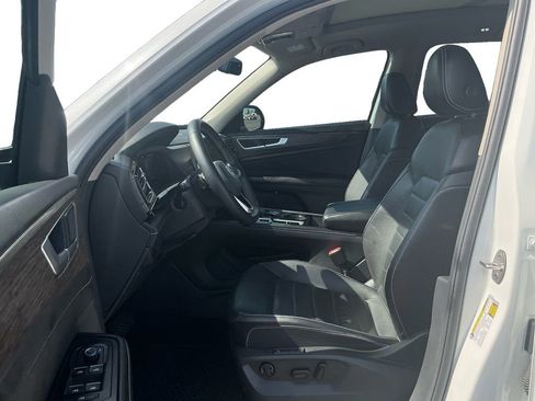 Used 2024 Volkswagen Atlas SEL AWD/4WD image 14