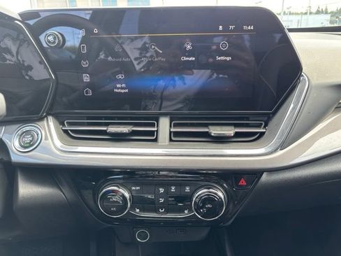 Used 2025 Chevrolet Trax ACTIV w/ Driver Confidence Package FWD image 22