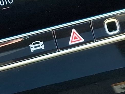 Used 2025 Mercedes-Benz C 300 4MATIC Sedan image 29