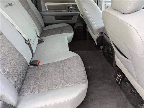 Used 2020 RAM 1500 Classic SLT w/ Luxury Group image 18