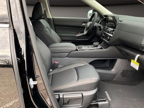 New 2026 Nissan Pathfinder SL image 11