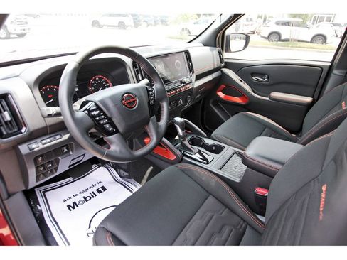 Used 2025 Nissan Frontier PRO-4X w/ Pro Convenience Package AWD/4WD image 12