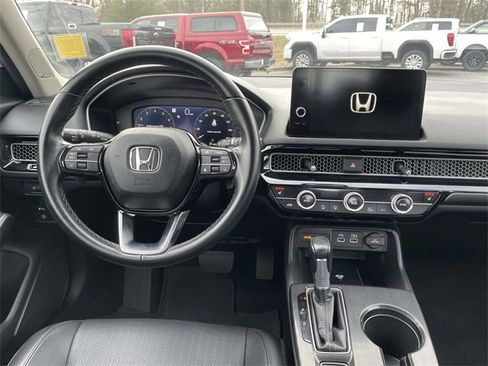 Used 2022 Honda Civic Touring image 14