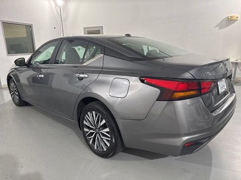 Used 2024 Nissan Altima 2.5 SV FWD image 6