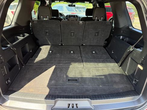 Used 2018 Ford Expedition XLT AWD/4WD image 14