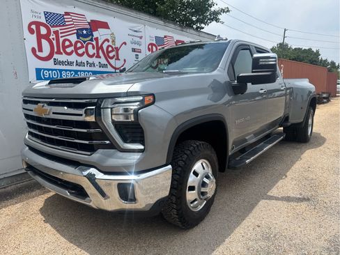 Used 2024 Chevrolet Silverado 3500 LTZ w/ LTZ Plus Package AWD/4WD image 6