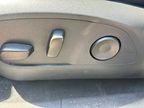 Used 2024 Chevrolet Equinox EV RS FWD image 9