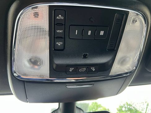 Used 2020 Jeep Grand Cherokee Altitude AWD/4WD image 43