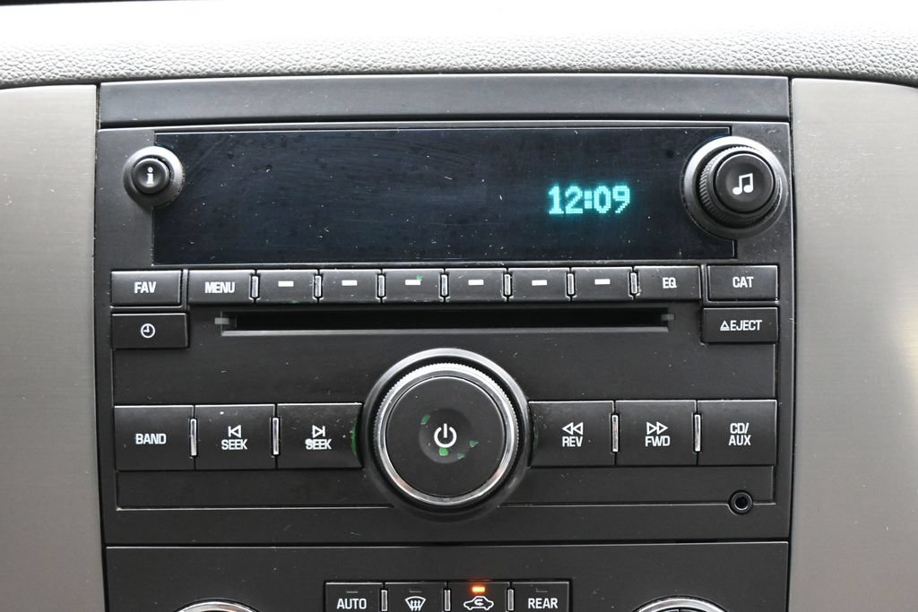 Used 2011 GMC Yukon XL SLT w/ SLT-2 Equipment Package AWD/4WD image 19