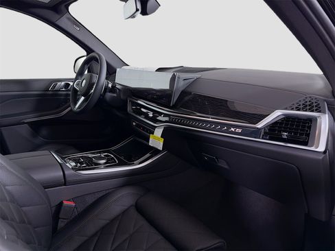 New 2026 BMW X5 xDrive40i w/ M Sport Package image 32