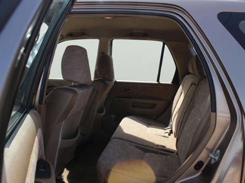 Used 2004 Honda CR-V LX image 7