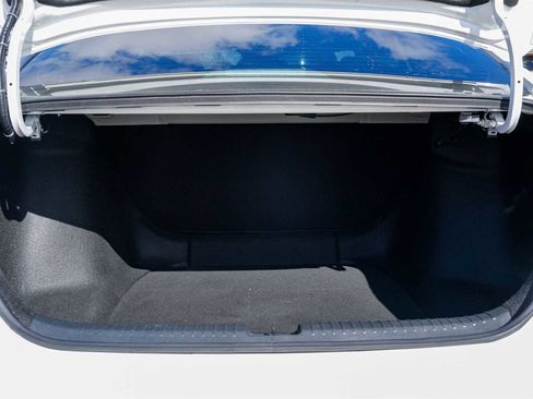 Certified 2025 Honda Accord LX image 19