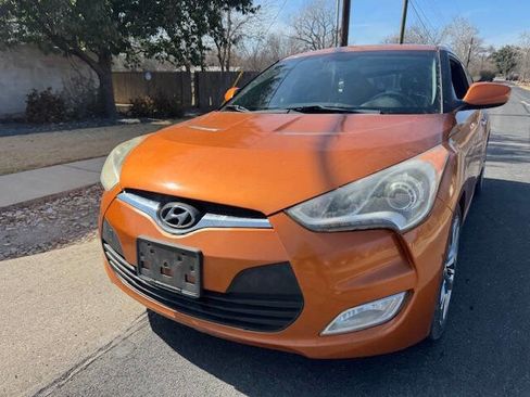 Used 2014 Hyundai Veloster RE:FLEX Edition image 4