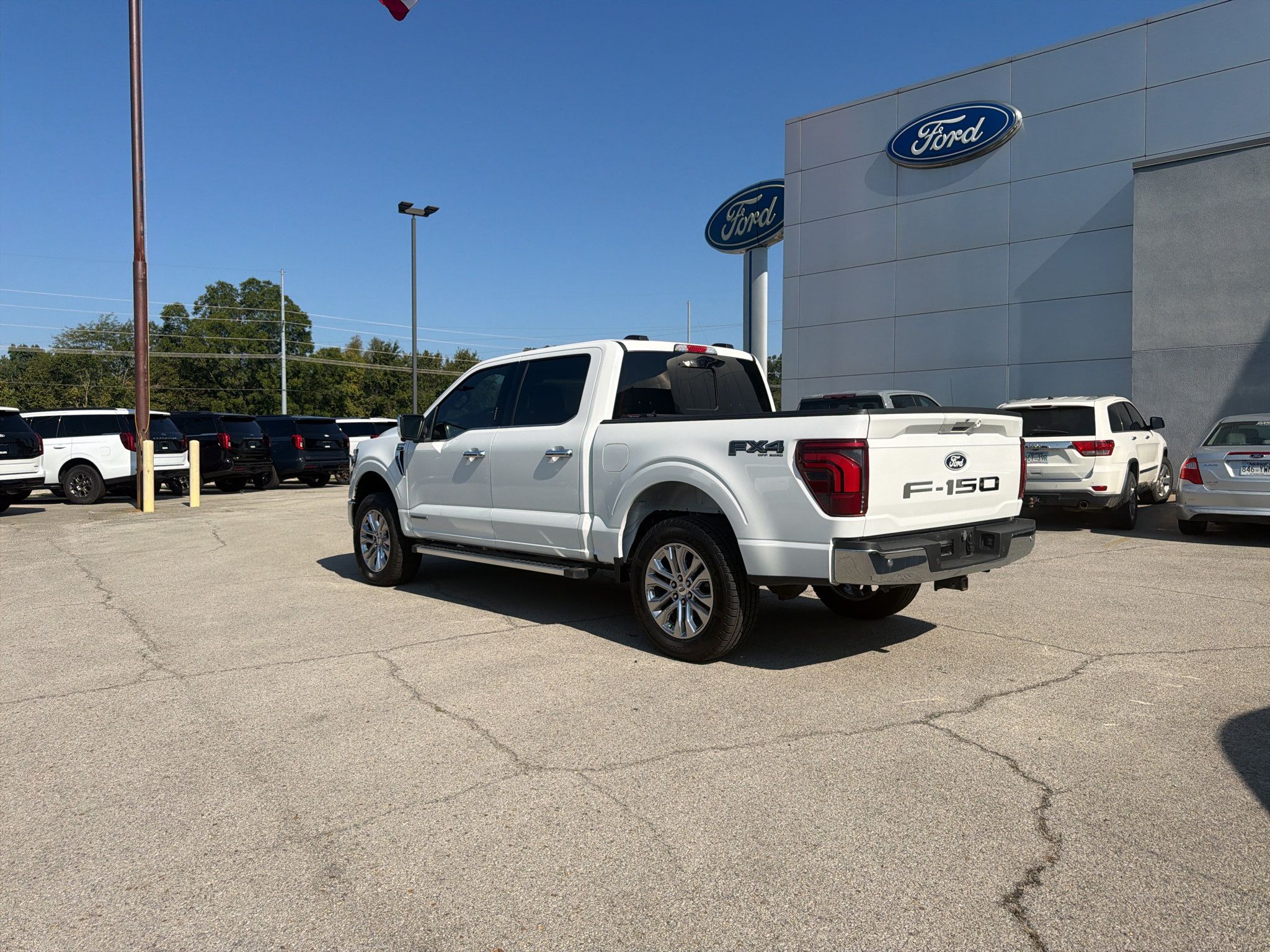 Used 2024 Ford F150 Lariat w/ FX4 Off-Road Package AWD/4WD image 3