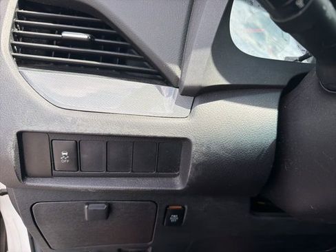 Used 2015 Toyota Sienna SE FWD image 9