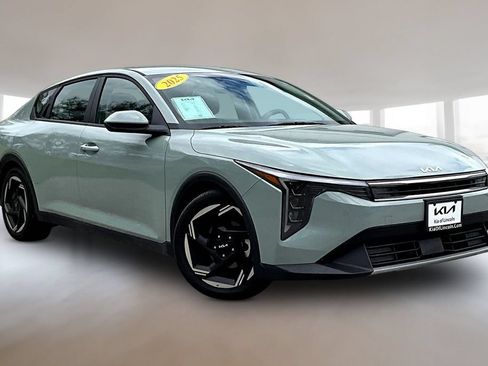 Certified 2025 Kia K4 EX FWD image 3