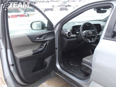 Certified 2025 Chevrolet Equinox LT w/ Convenience Package II image 10