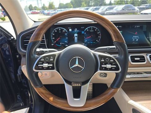 Used 2021 Mercedes-Benz GLS 580 4MATIC image 31