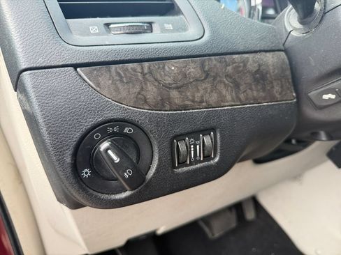 Used 2011 Dodge Grand Caravan Crew w/ Entertainment Group 1 FWD image 19